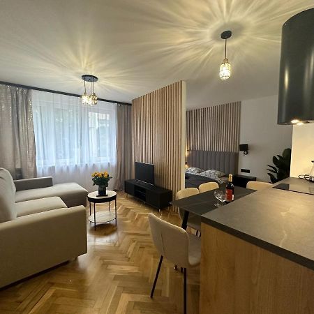 Mki Apartments - Zlota 69 Warsaw City Center Apartment Eksteriør bilde